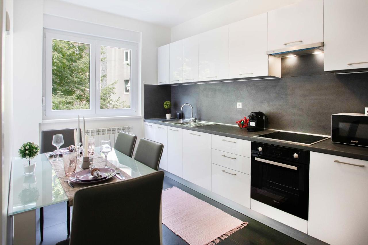 Sunny 2Bdr Apartment With A Balcony ザグレブ エクステリア 写真