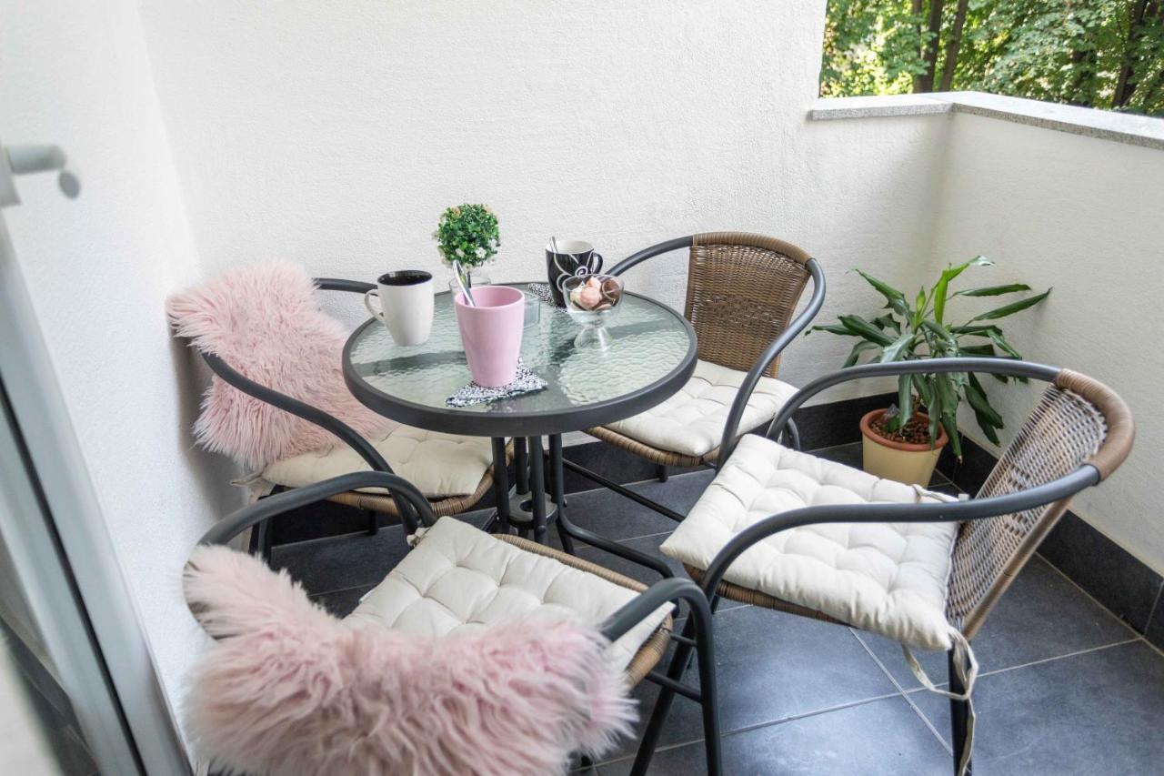 Sunny 2Bdr Apartment With A Balcony ザグレブ エクステリア 写真