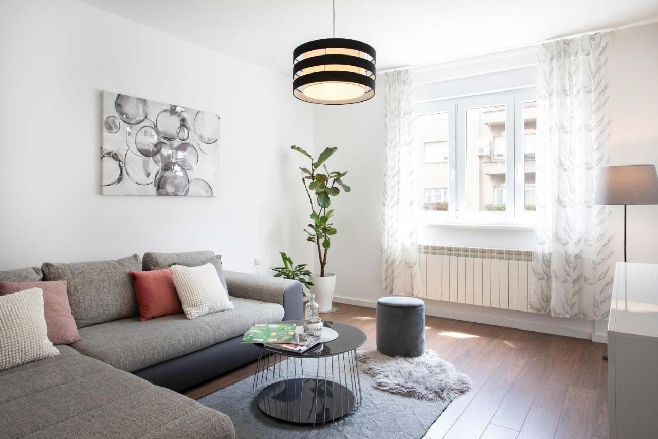 Sunny 2Bdr Apartment With A Balcony ザグレブ エクステリア 写真