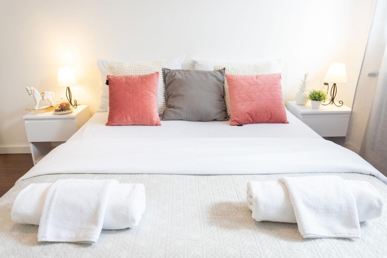 Sunny 2Bdr Apartment With A Balcony ザグレブ エクステリア 写真