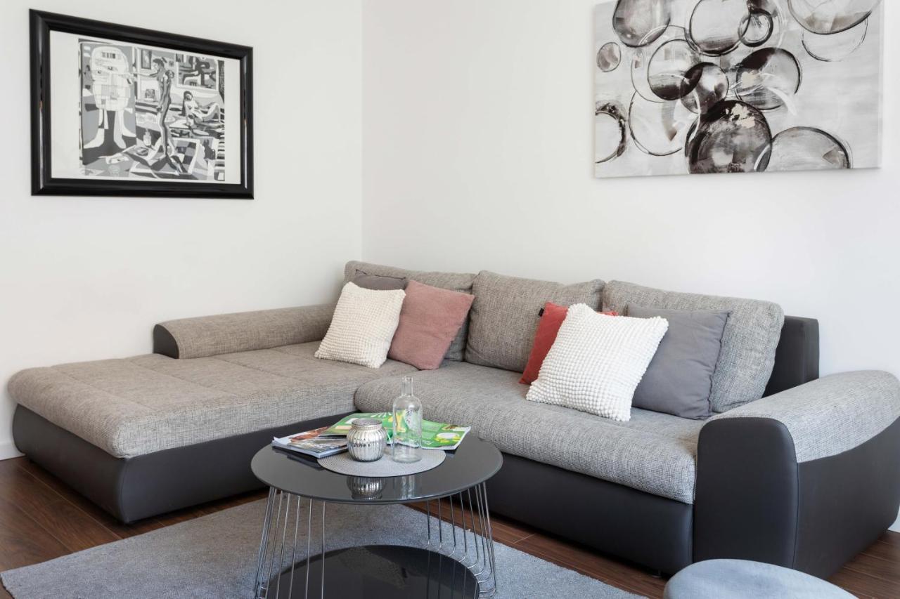 Sunny 2Bdr Apartment With A Balcony ザグレブ エクステリア 写真