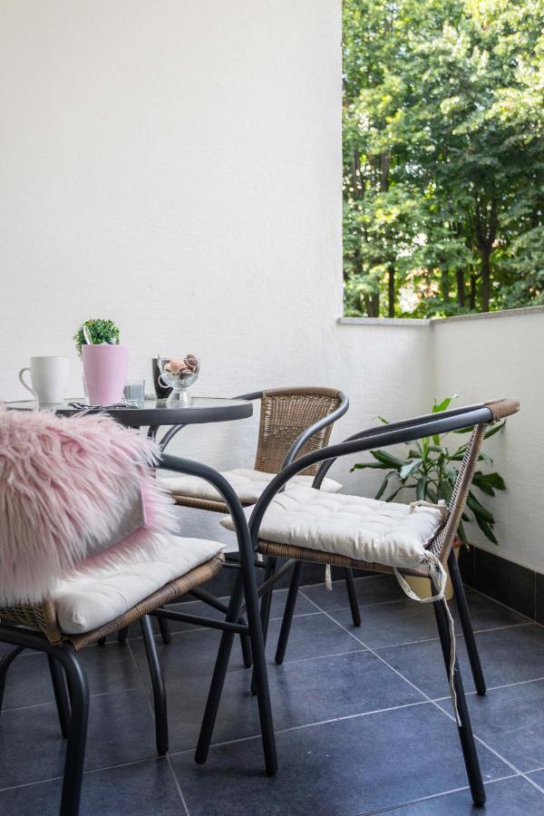 Sunny 2Bdr Apartment With A Balcony ザグレブ エクステリア 写真