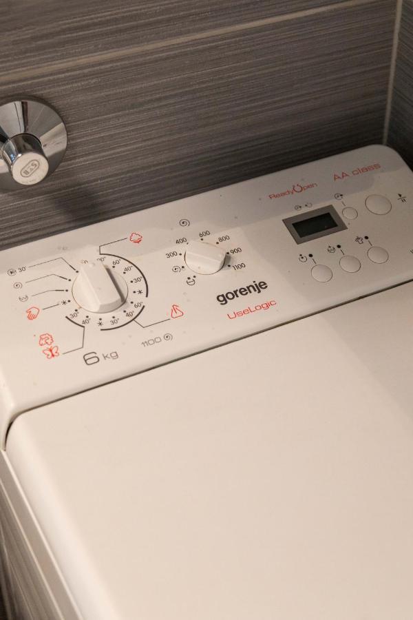 Sunny 2Bdr Apartment With A Balcony ザグレブ エクステリア 写真